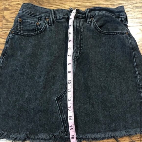 LEVIS HIGH RISE CHARCOAL DENIM SKIRT SIZE 28 - Picture 7 of 12